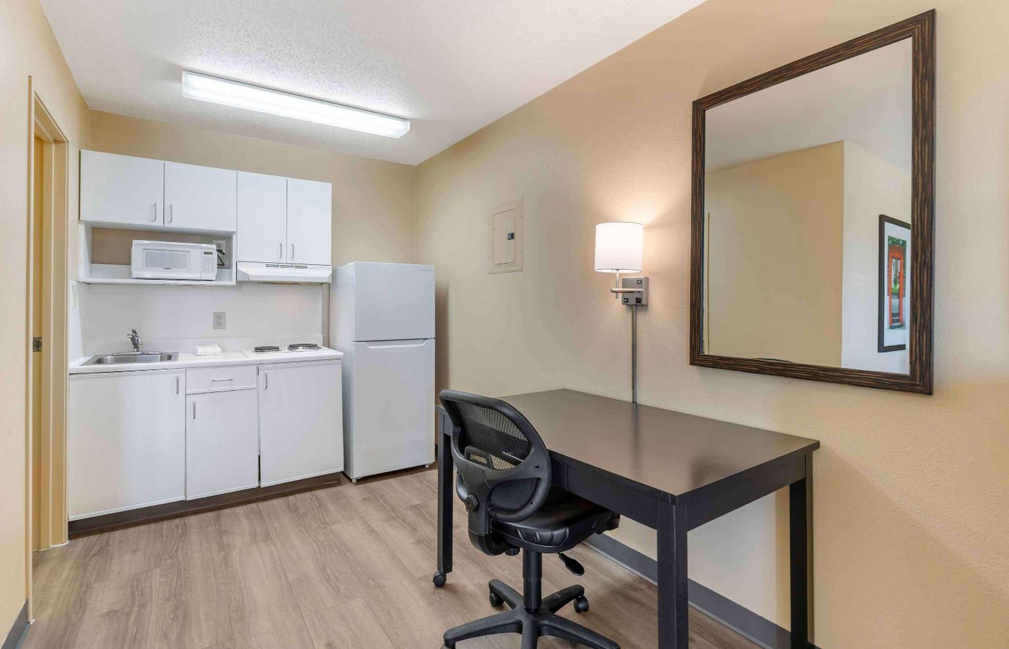 Extended Stay America Suites - St Louis - Westport - E Lackland Rd Мериленд Хайтс Екстериор снимка